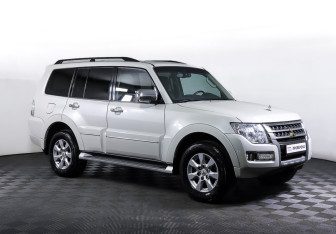 Подержанный автомобиль Mitsubishi Pajero 2021 года (3 фото)