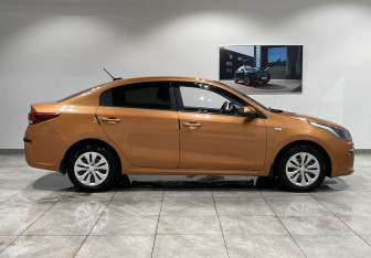 Подержанный автомобиль Kia Rio Sedan 2017 года (4 фото)