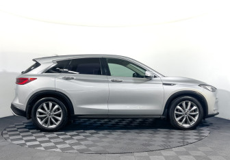Подержанный автомобиль Infiniti QX50 2018 года (4 фото)