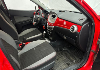 Подержанный автомобиль FAW Oley Sedan 2014 года (13 фото)