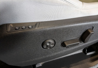 Подержанный автомобиль Peugeot 3008 2019 года (21 фото)