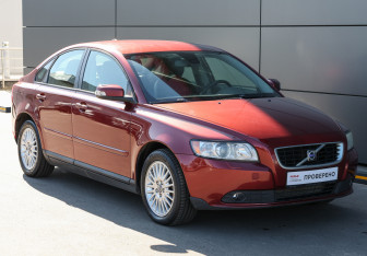 Подержанный автомобиль Volvo S40 2008 года (3 фото)
