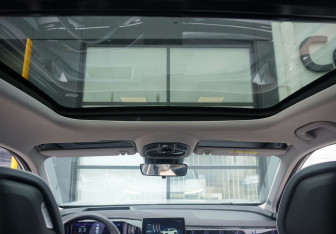 Подержанный автомобиль Geely Atlas 2024 года (15 фото)