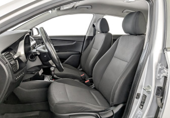 Подержанный автомобиль Kia Rio Hatchback 2021 года (20 фото)