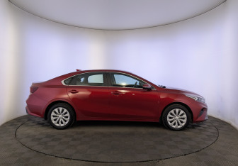 Подержанный автомобиль Kia Cerato Sedan 2021 года (4 фото)