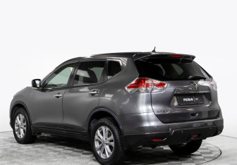 Подержанный автомобиль Nissan X-Trail 2016 года (5 фото)