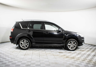 Подержанный автомобиль Citroen C-Crosser 2011 года (4 фото)