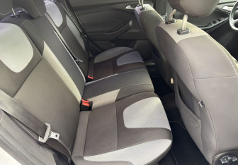 Подержанный автомобиль Ford Focus Sedan 2012 года (11 фото)