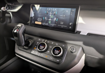 Подержанный автомобиль Land Rover Defender Suv 2021 года (30 фото)