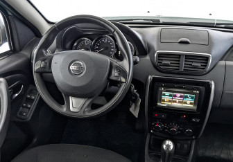 Подержанный автомобиль Nissan Terrano 2021 года (26 фото)