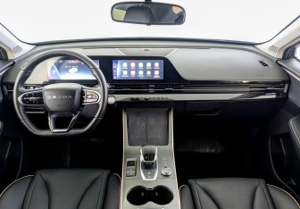 Подержанный автомобиль Omoda C5 2023 года (14 фото)
