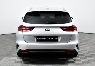Подержанный автомобиль Kia Ceed Wagon 2020 года (6 фото)