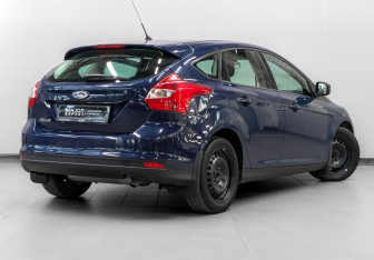 Подержанный автомобиль Ford Focus Hatchback 2013 года (5 фото)
