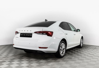 Подержанный автомобиль Skoda Octavia Liftback 2020 года (3 фото)