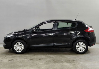 Подержанный автомобиль Renault Megane Hatchback 2012 года (8 фото)