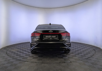 Подержанный автомобиль Kia Cerato Sedan 2019 года (6 фото)