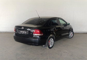 Подержанный автомобиль Volkswagen Polo Sedan 2011 года (6 фото)