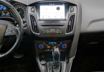 Подержанный автомобиль Ford Focus Wagon 2017 года (13 фото)