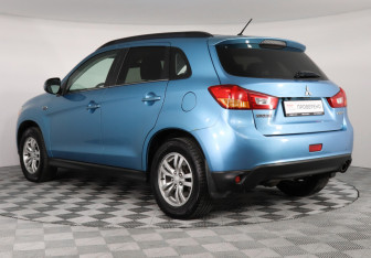 Подержанный автомобиль Mitsubishi ASX 2014 года (7 фото)
