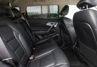 Подержанный автомобиль Geely Atlas 2021 года (12 фото)