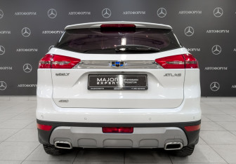 Подержанный автомобиль Geely Atlas 2021 года (6 фото)