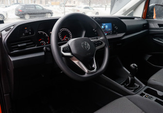Подержанный автомобиль Volkswagen Caddy Compactvan 2021 года (18 фото)