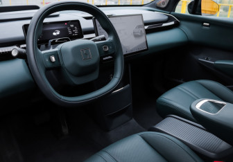 Подержанный автомобиль Zeekr X 2023 года (12 фото)