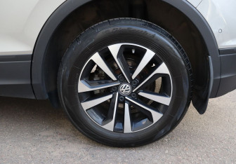 Подержанный автомобиль Volkswagen Tiguan 2019 года (9 фото)