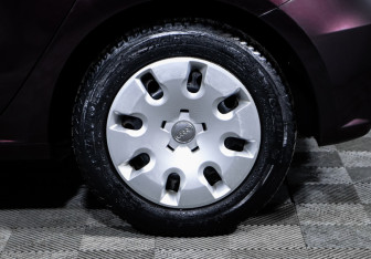 Подержанный автомобиль Audi A1 2015 года (15 фото)