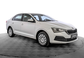 Подержанный автомобиль Skoda Rapid Liftback 2021 года (3 фото)