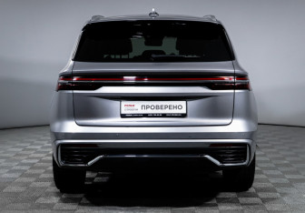 Подержанный автомобиль Geely Monjaro 2023 года (6 фото)