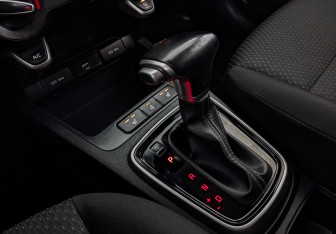 Подержанный автомобиль Kia Rio Hatchback 2021 года (27 фото)