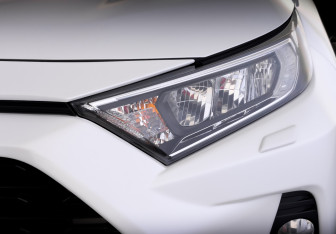 Подержанный автомобиль Toyota RAV4 2021 года (17 фото)