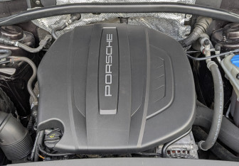 Подержанный автомобиль Porsche Macan 2017 года (9 фото)