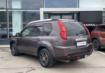 Подержанный автомобиль Nissan X-Trail 2008 года (7 фото)