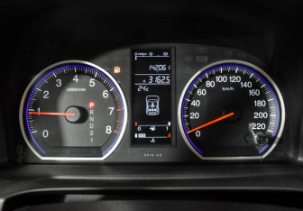 Подержанный автомобиль Honda CR-V 2008 года (10 фото)