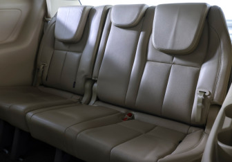 Подержанный автомобиль Kia Carnival 2018 года (10 фото)