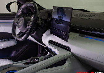 Подержанный автомобиль Zeekr 001 2024 года (26 фото)