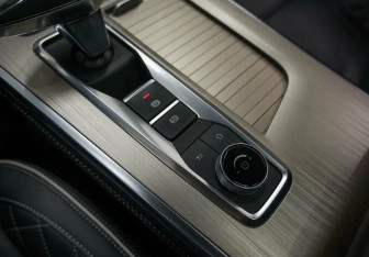 Подержанный автомобиль Exeed VX 2023 года (17 фото)