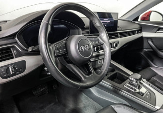 Подержанный автомобиль Audi A4 Sedan 2020 года (13 фото)
