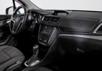 Подержанный автомобиль Opel Mokka 2015 года (9 фото)