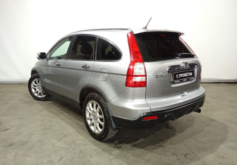 Подержанный автомобиль Honda CR-V 2008 года (4 фото)