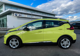 Подержанный автомобиль Chevrolet Bolt 2018 года (8 фото)