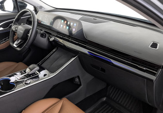 Подержанный автомобиль Omoda C5 2024 года (13 фото)