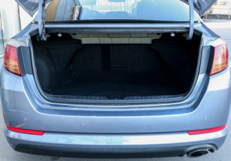 Подержанный автомобиль Kia Optima Sedan 2012 года (9 фото)