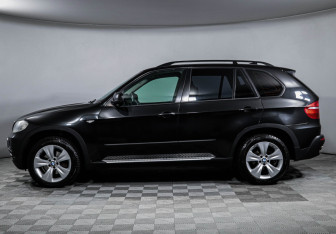Подержанный автомобиль BMW X5 2009 года (8 фото)