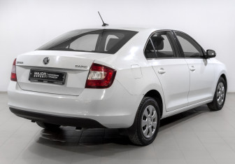 Подержанный автомобиль Skoda Rapid Liftback 2019 года (5 фото)