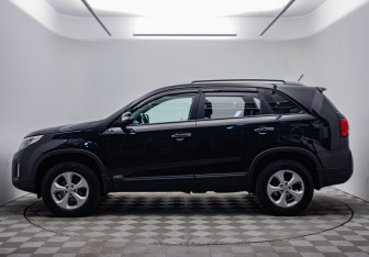 Подержанный автомобиль Kia Sorento 2017 года (2 фото)