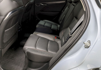 Подержанный автомобиль Geely Tugella 2022 года (16 фото)