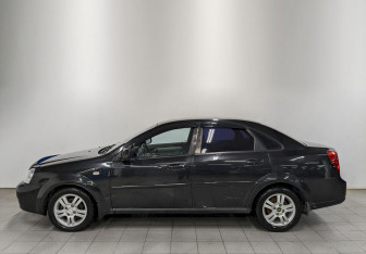 Подержанный автомобиль Chevrolet Lacetti Sedan 2012 года (8 фото)